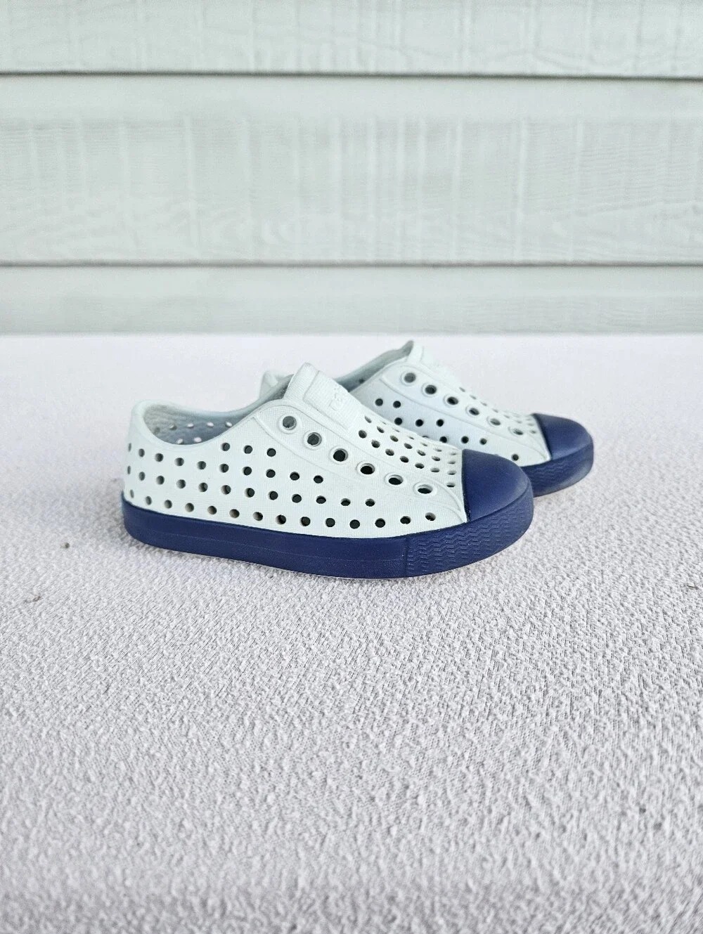 Native Jefferson Navy Blue Grey SZ C5 Slip-On Breathable Water Shoes